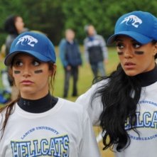 Ashley Tisdale ed Heather Hemmens nell'episodio Ragged Old Flag di Hellcats