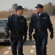 Benoît Poelvoorde e Dany Boon in uniforme per la commedia Rien à déclarer