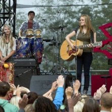 Bethany Joy Galeotti nell'episodio Music Faced di Life UneXpected