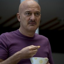Claudio Bisio nel film Femmine contro Maschi