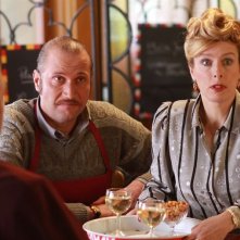 François Damiens e Karin Viard nel film Rien à déclarer