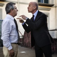 Gianfelice Imparato e Peppe Servillo in una scena del film Into Paradiso (2010)