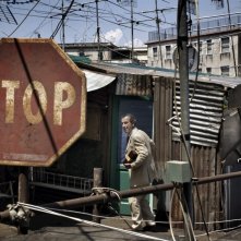 Gianfelice Imparato in una scena di Into Paradiso (2010)