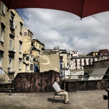 Gianfelice Imparato in una sequenza di Into Paradiso (2010)