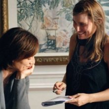 Kristin Scott Thomas con la regista Lola Doillon sul set del film Contre toi
