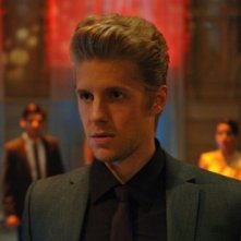 Matt Barr in una scena dell'episodio Pledging My Love di Hellcats