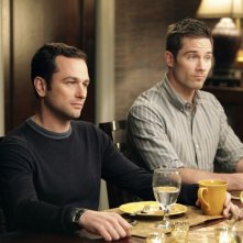 Matthew Rhys e Luke MacFarlane nell'episodio Scandalized di Brothers & Sisters