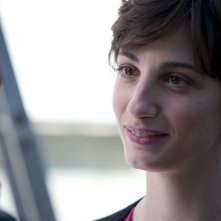 Primo piano di Francesca Inaudi dal film Femmine contro Maschi