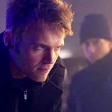 Seth Gabel e Kirk Acevedo nell'episodio Immortality di Fringe