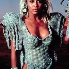 Tina Turner in Mad Max: oltre la sfera del tuono