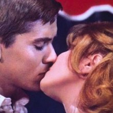 Un bacio tra Gianni Morandi e Laura Efrikian in Chimera