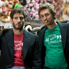 Quim Gutiérrez con Raúl Arévalo nel film Primos