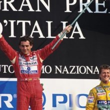 Ayrton Senna con Michael Schumacher in un'immagine tratta dal film Senna