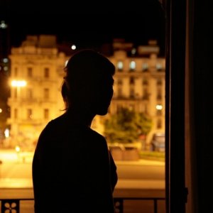 Jessica Schwarz di profilo in una scena del film Das Lied in mir