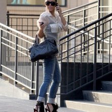 Kim Kardashian fa shopping a Burberry