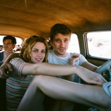 Kristen Stewart, Garrete Hedlung e Sam Riley in On the Road