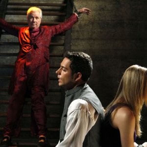 John Larroquette, Zachary Levi e Yvonne Strahovski in Chuck Versus the Seduction Impossible
