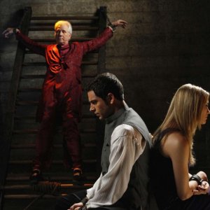 John Larroquette, Zachary Levi e Yvonne Strahovski in trappola in Chuck Versus the Seduction Impossible