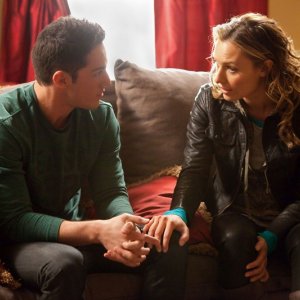 Jules (Michaela McManus) e Tyler (Michael Trevino) nell'episodio Daddy Issues di Vampire Diaries