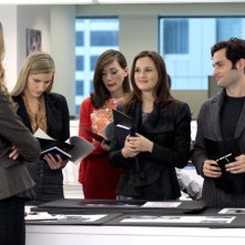 Caitlin Fitzgerald, Leighton Meester e Penn Badgley nell'episodio Damien Darko di Gossip Girl