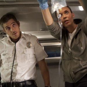 Dave Annable e Odette Yustman nell'episodio Scandalized di Brothers & Sisters