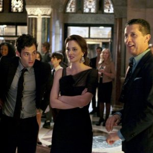 Penn Badgley, Leighton Meester e Stefano Tonchi nell'episodio Damien Darko di Gossip Girl
