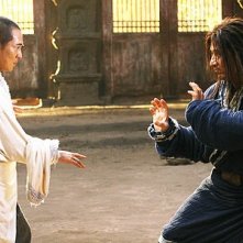 Jet Li e Jackie Chan in una scena del film The Forbidden Kingdom