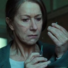 Helen Mirren nel film Il debito