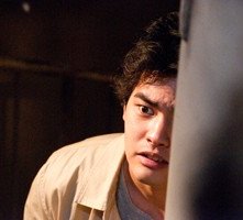 Yuya Yagira in una scena dell'horror The Shock Labyrinth 3D (2010)