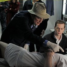 David McCallum e Sean Murray nell'episodio A Man Walks Into a Bar... di NCIS