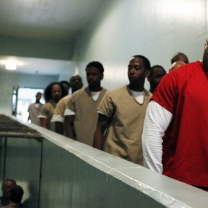 Sam Hanna (LL Cool J) in prigione nell'episodio Lockup di NCIS: Los Angeles