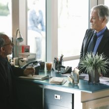 Ron Rifkin e Richard Chamberlain in Thanks For The Memories di Brothers & Sisters