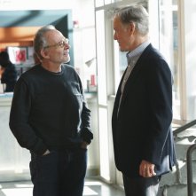 Ron Rifkin e Richard Chamberlain nell'episodio Thanks For The Memories di Brothers & Sisters