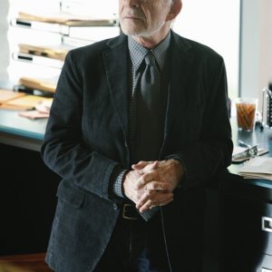 Saul Holden (Ron Rifkin) nell'episodio Thanks For The Memories di Brothers & Sisters