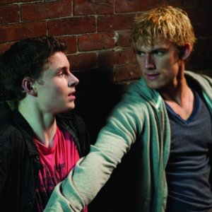 Alex Pettyfer con Callan McAuliffe in una scena del film Sono il numero quattro