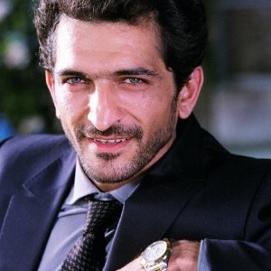 Amr Waked in una scena del film Il padre e lo straniero
