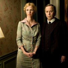 Sandrine Kiberlain e Fabrice Luchini in una scena della commedia Les femmes du 6ème étage