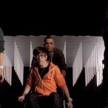 Harry Shum jr., Kevin McHale, Mark Salling e Chord Overstreet in una scena dell'episodio Comeback di Glee