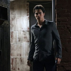 Damon (Ian Somerhalder) nell'episodio The Dinner Party di Vampire Diaries