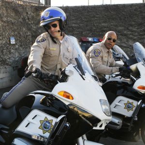 LL Cool J e Chris O'Donnell in una scena dell'episodio Empty Quiver di NCIS: Los Angeles