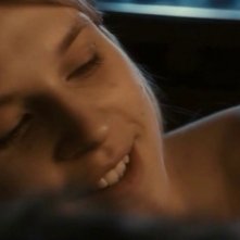 Clemence Poesy in una scena del film 127 Hours