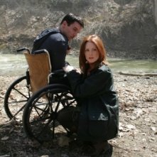 Julianne Moore e Jonathan Rhys Meyers in una scena del film Shelter