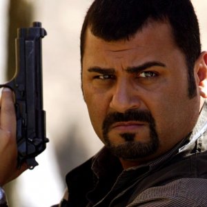 Sergio Friscia è il sostituto commissario Conte in Caccia al Re - La narcotici