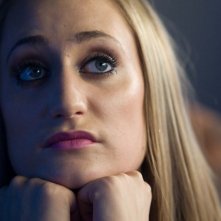 Un primo piano di Lauren Socha dalla stagione 2 di Misfits