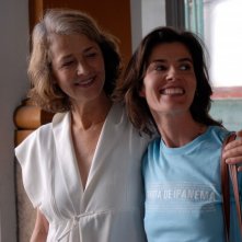 Charlotte Rampling con Irène Jacob nel film Rio Sex Comedy