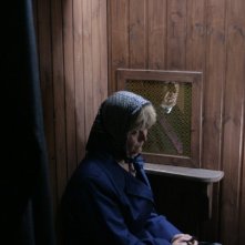 Chrissie Cotterill e Dermot Crowley in una scena del film film Holy Water