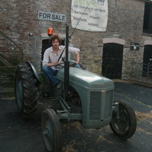 Cian Barry nel film Holy Water