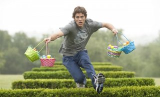James Marsden in una scena del film Hop
