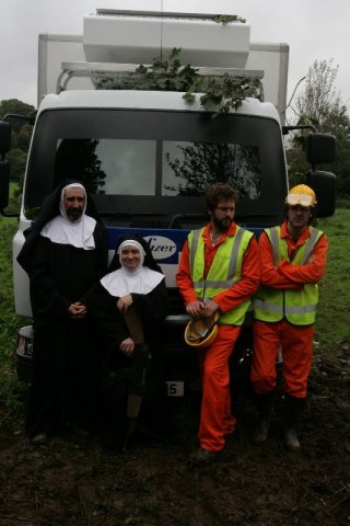 John Lynch, Cornelius Clarke, Lochlainn O'Mearain e Cian Barry, protagonisti del film Holy Water