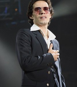 Marc Anthony in una sequenza del film El Cantante